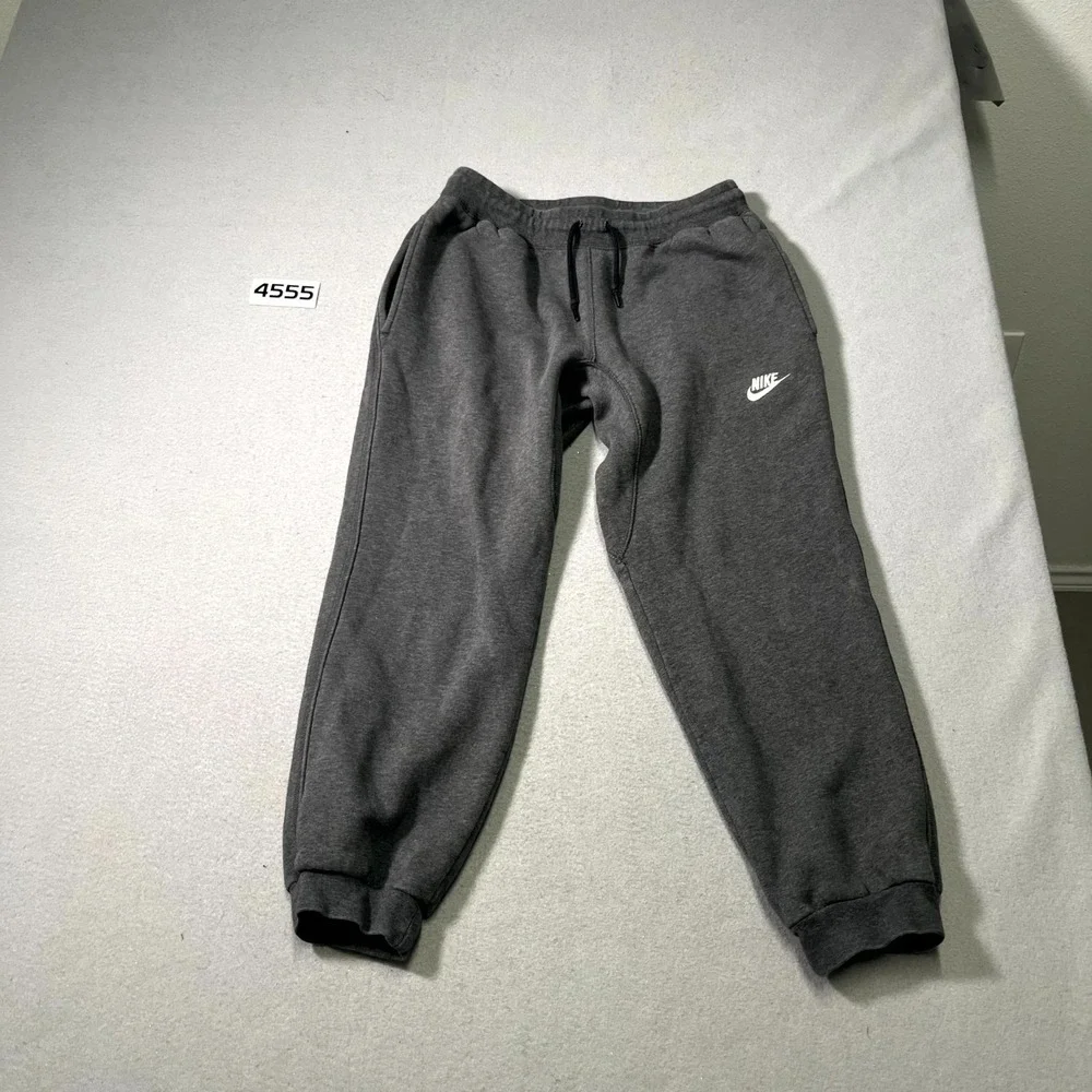 Nike Sweatpants Mens Medium Gray Swoosh Logo Fleece Lined Tapered Leg Outdoor‎